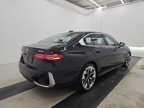 Used 2025 BMW 540i xDrive image 3