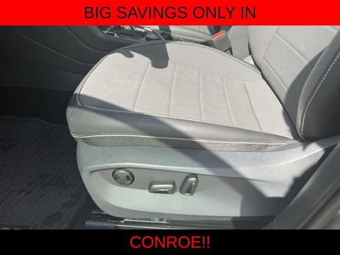 Used 2024 Volkswagen Taos SE AWD/4WD image 13