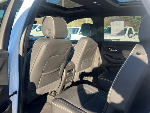 Used 2022 Chevrolet Traverse Premier w/ Redline Edition image 15
