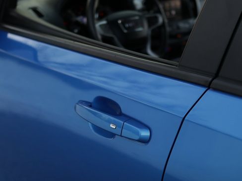 Used 2024 GMC Terrain SLE w/ Driver Convenience Package image 33