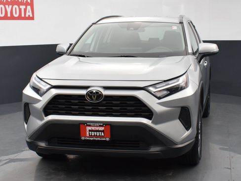 Used 2024 Toyota RAV4 XLE AWD/4WD image 7
