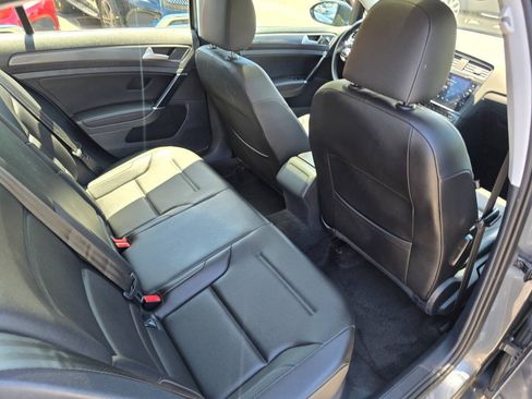 Used 2019 Volkswagen Golf S FWD image 24