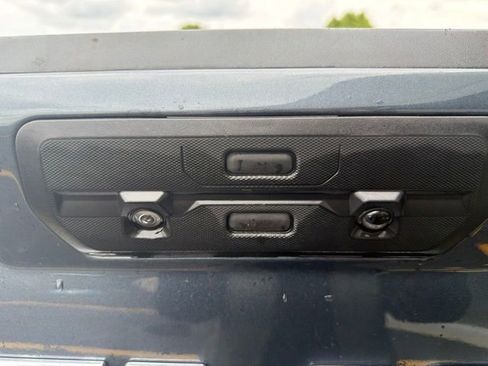 Used 2019 GMC Sierra 1500 Denali w/ Denali Ultimate Package AWD/4WD image 17