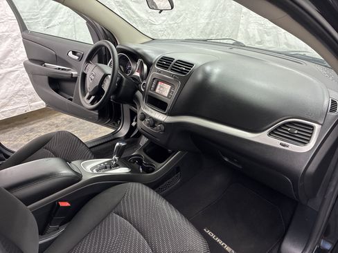 Used 2017 Dodge Journey SE FWD image 14