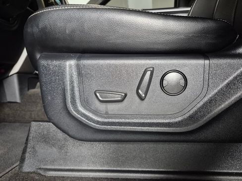 Used 2019 Ford F150 Lariat w/ Equipment Group 501A Mid AWD/4WD image 17