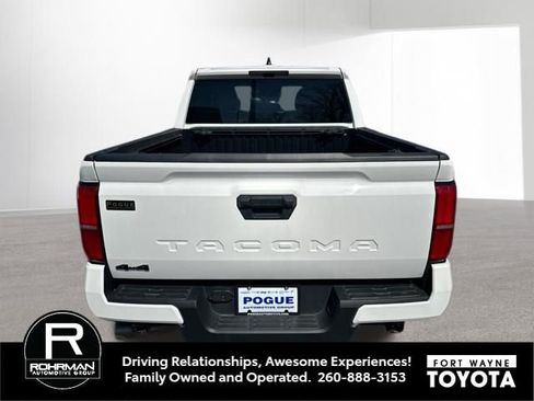 Used 2024 Toyota Tacoma TRD Off-Road image 4