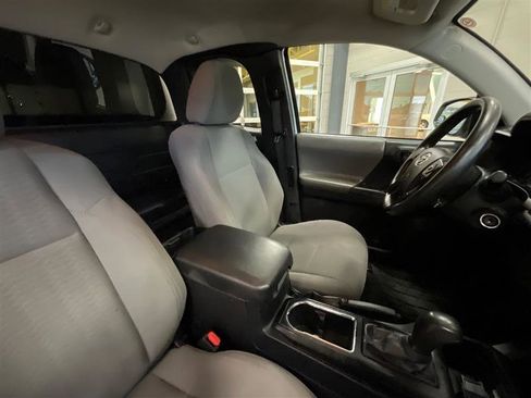 Used 2019 Toyota Tacoma SR image 18