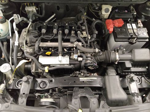 Used 2021 Nissan Kicks S FWD image 30