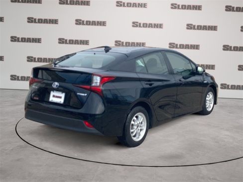 Used 2019 Toyota Prius LE image 5