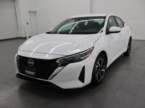 Used 2024 Nissan Sentra SV FWD image 7