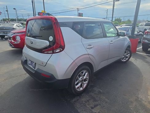 Used 2021 Kia Soul S FWD image 3