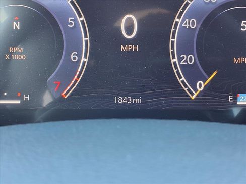 Used 2025 Jeep Grand Cherokee Limited image 17