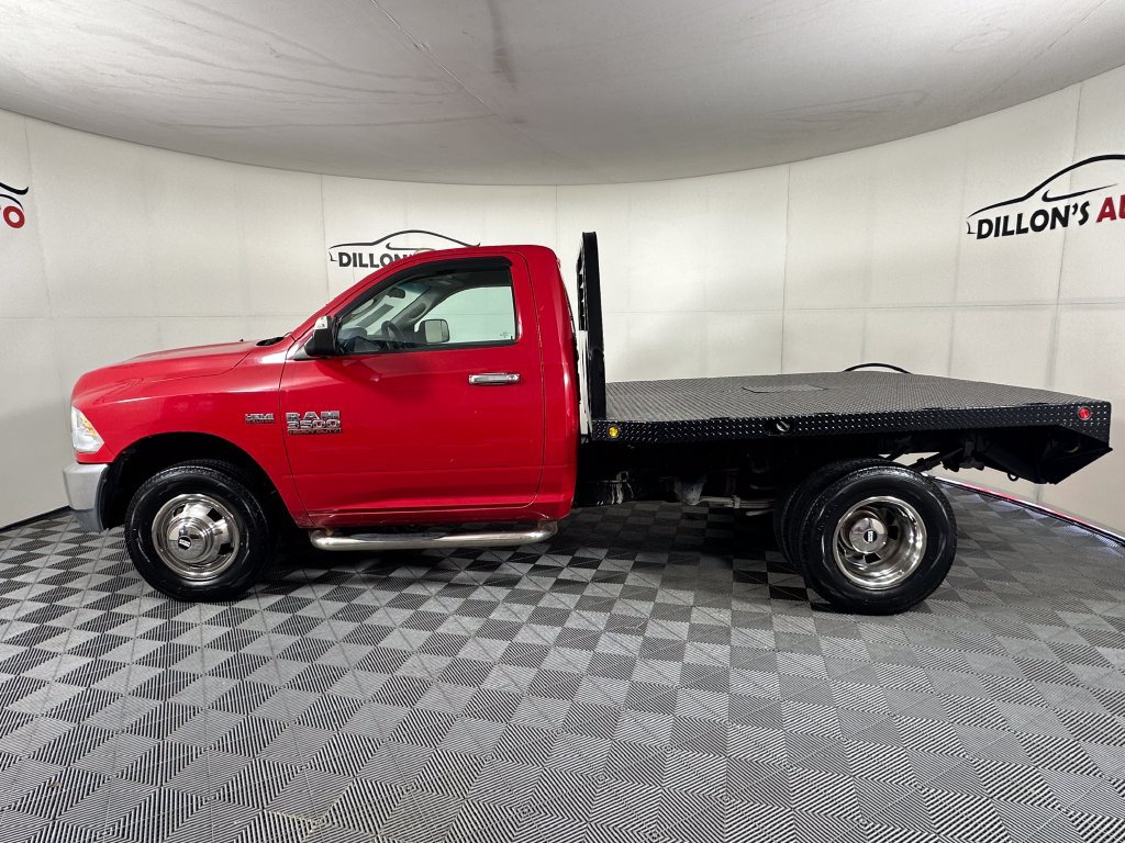 Used 2018 RAM 3500 Tradesman w/ Chrome Appearance Group RWD image 3