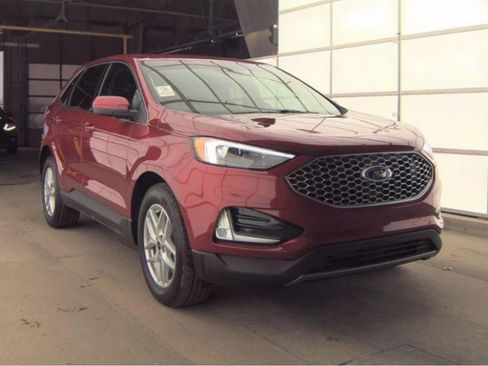Used 2024 Ford Edge SEL w/ Convenience Package image 4