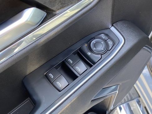 Used 2024 GMC Sierra 1500 SLE w/ Preferred Package image 12