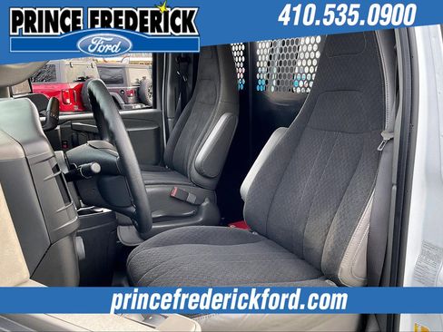 Used 2024 GMC Savana 2500 G25 w/ Driver Convenience Package image 21