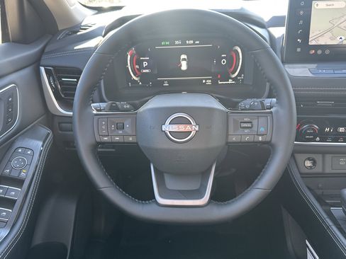 New 2026 Nissan Rogue Platinum image 24