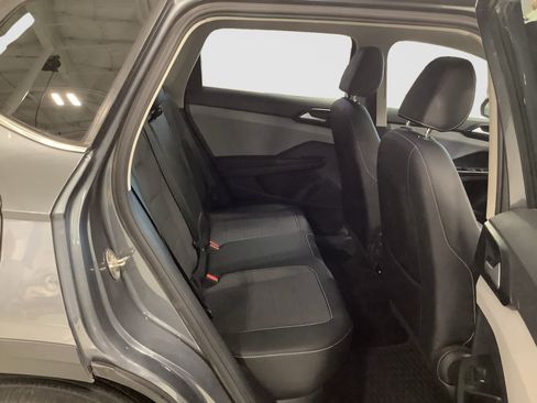 Used 2022 Volkswagen Taos SE FWD image 14