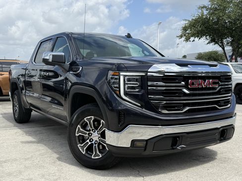 Used 2025 GMC Sierra 1500 SLT RWD image 2