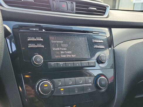 Used 2015 Nissan Rogue S image 26