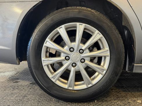 Used 2011 Buick Lucerne CXL FWD image 30
