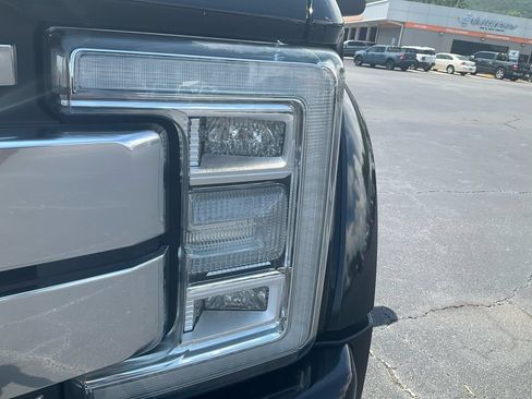 Used 2018 Ford F450 Platinum w/ Platinum Ultimate Package AWD/4WD image 9