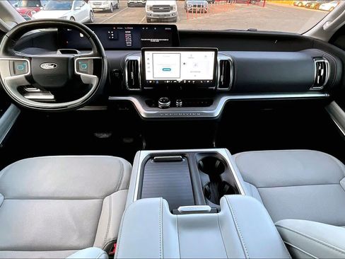 Used 2025 Ford Expedition Max Platinum image 15