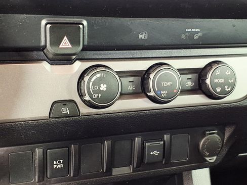 Used 2021 Toyota Tacoma SR w/ SR Convenience Package image 21