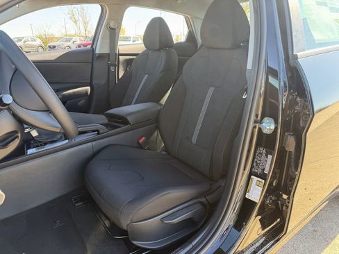 New 2026 Hyundai Elantra SE image 21