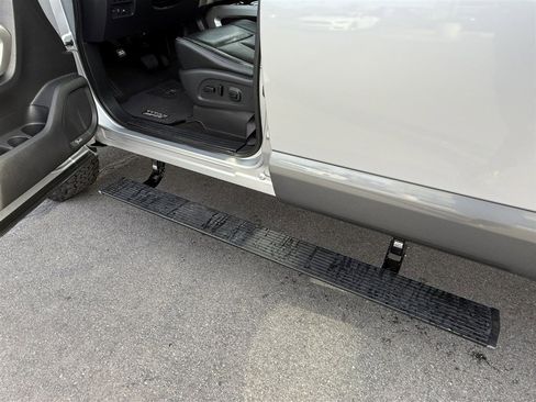 Used 2019 Nissan Titan PRO-4X w/ Pro-4x Convenience Package image 53