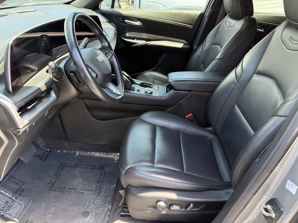 Used 2024 Cadillac XT4 Premium Luxury FWD image 23