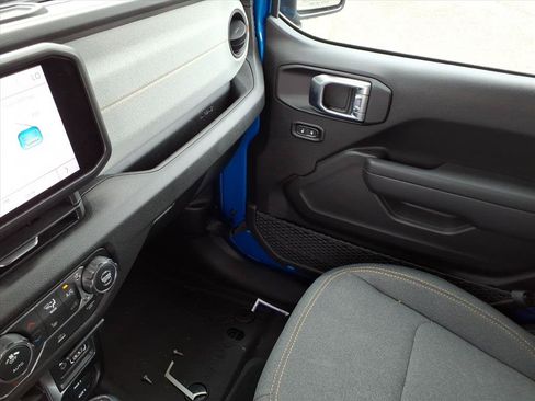 Used 2026 Jeep Wrangler Sport AWD/4WD image 34