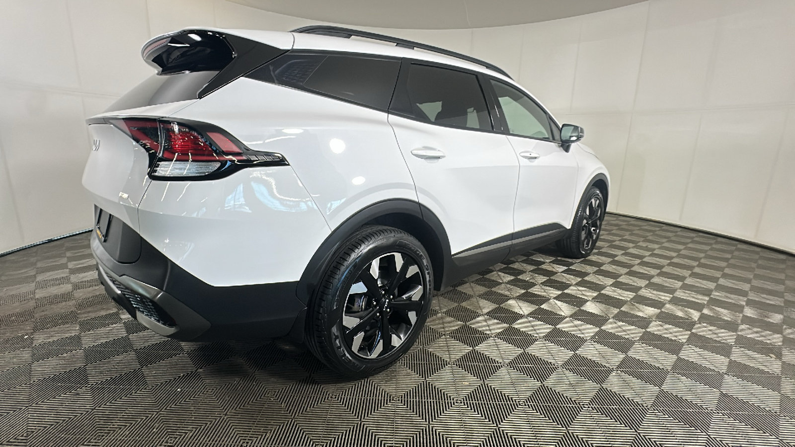 Used 2023 Kia Sportage X-Line w/ X-Line Premium Package AWD/4WD image 3