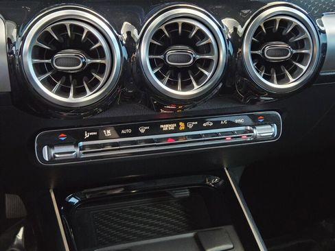 Certified 2024 Mercedes-Benz GLB 250 image 32