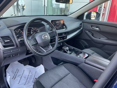 Used 2025 Nissan Rogue SV FWD image 10