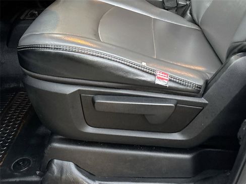 Used 2022 RAM 2500 Tradesman w/ Chrome Appearance Group image 20