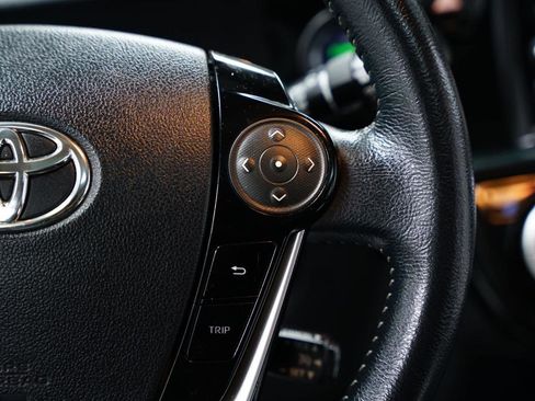 Used 2018 Toyota Prius C One image 17