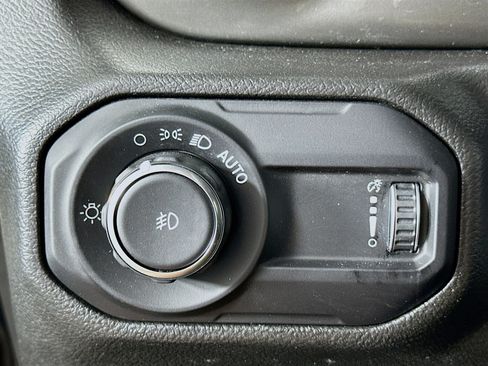 Used 2023 Jeep Wrangler Unlimited Sahara w/ Safety Group AWD/4WD image 17