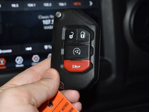 Used 2022 Jeep Gladiator Sport AWD/4WD image 17