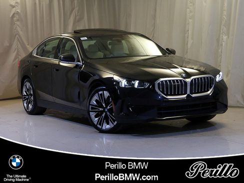 Certified 2024 BMW 530i xDrive w/ Premium Package image 1