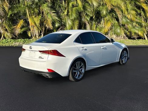 Used 2017 Lexus IS 200t image 5