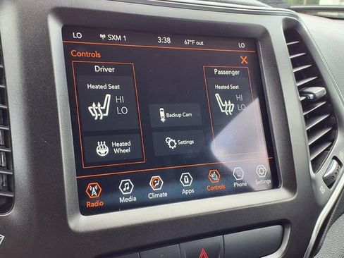 Used 2020 Jeep Cherokee Trailhawk w/ Cold Weather Group AWD/4WD image 5