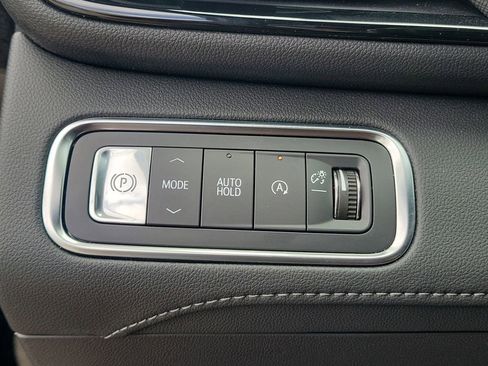 Used 2025 Buick Enclave Sport Touring image 22