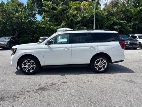 Used 2025 Ford Expedition Active AWD/4WD image 4