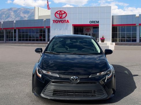 Used 2024 Toyota Corolla LE FWD image 2