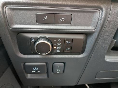 Used 2023 Ford Expedition Max XLT AWD/4WD image 32