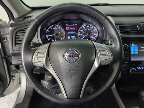 Used 2015 Nissan Altima 2.5 SV w/ Convenience Package image 11