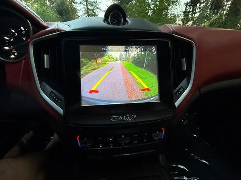 Used 2017 Maserati Ghibli S image 22