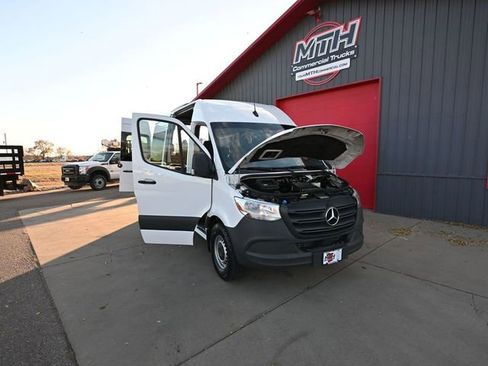 Used 2024 Mercedes-Benz Sprinter 2500 image 17