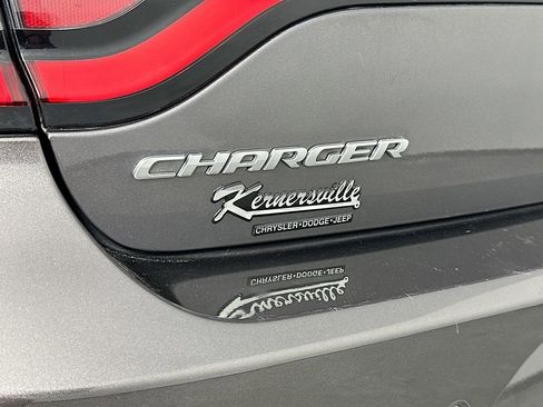 Used 2022 Dodge Charger SXT RWD image 27